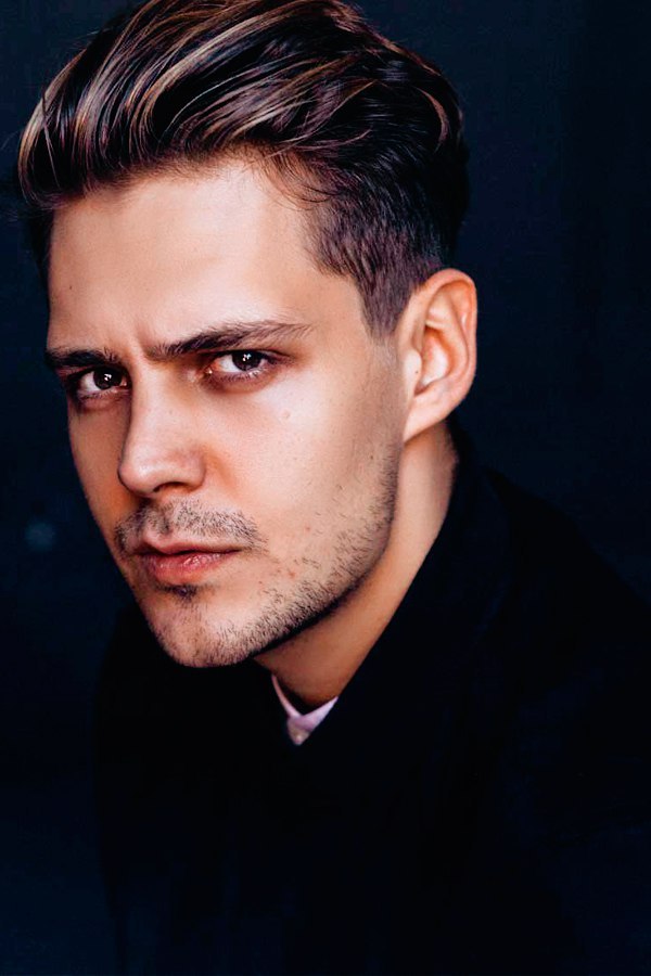 组图:恋爱了!俄片《花滑女王》男二颜值逆天又帅又鲜