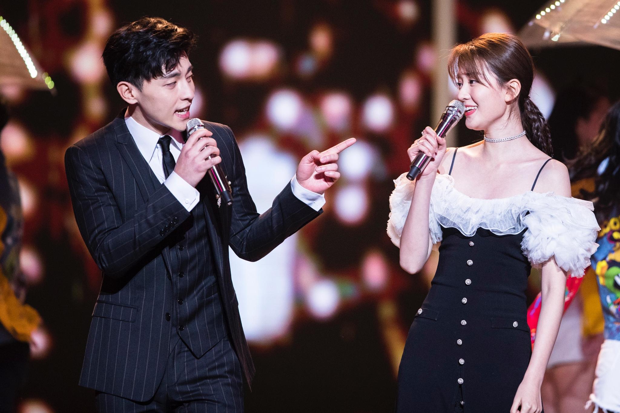 组图:安徽卫视2017国剧盛典 张嘉译景甜吴秀波致敬匠心_高清图集_新浪