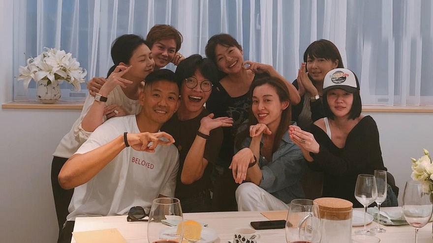 大小S三姐妹罕见同框 与范玮琪夫妇聚会