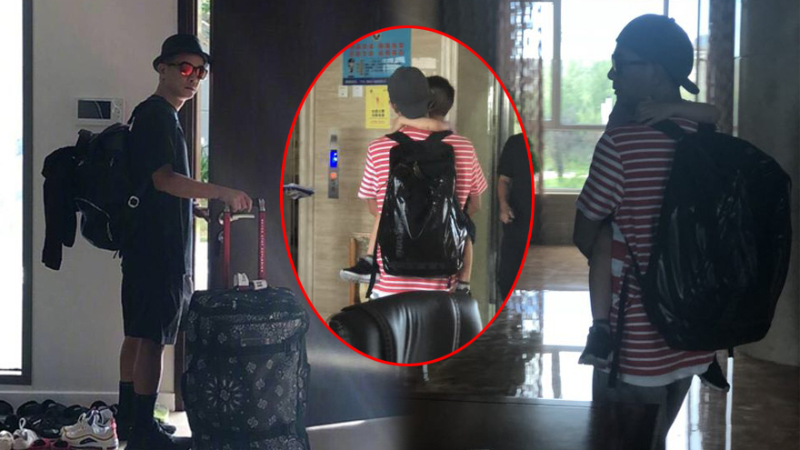 《爸爸6》开录陈小春父子回归 Jasper紧搂爸爸小腿乱晃