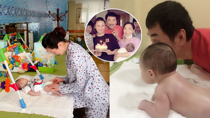 蒋勤勤晒二胎满月照 锵锵和陈建斌同款姿势