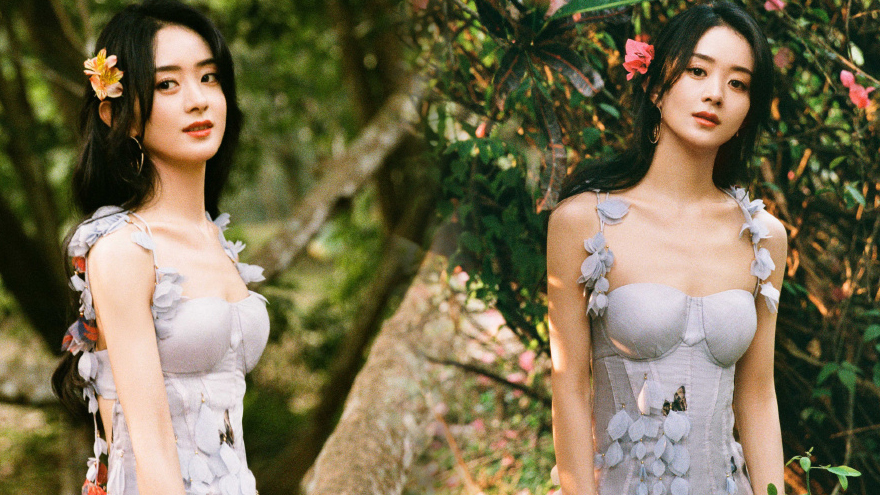 赵丽颖一袭繁花长裙民族风满满 置身丛林凸显热带风情
