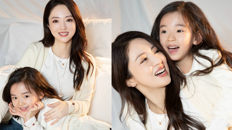 董璇晒与女儿居家亲子照 母女俩亲密互动温暖至极