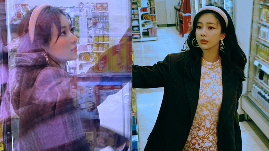 杨紫微博晒逛超市随拍 戴粉色发箍穿碎花裙玩复古港风