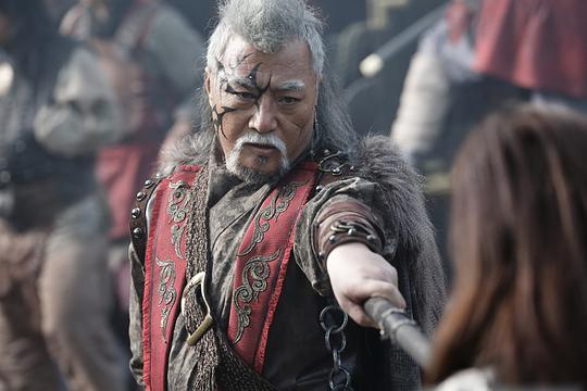 为了找回国鸟,朝鲜各大门派纷纷聚集到了海上,而号令大海的海盗一夜之