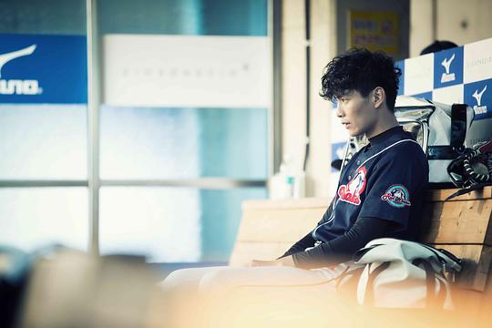 海报剧照剧情:电影《为了皇帝》是一部动作,犯罪体裁的电影,它以釜山