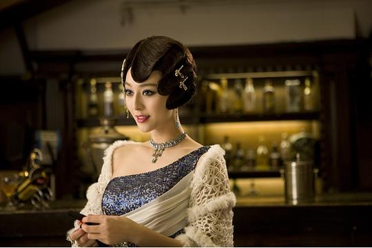 后,范冰冰再次兼任制片人与女主演,欲在《金大班》中演绎舞女金兆丽从