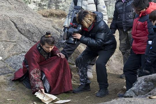 幕后花絮《少年神探狄仁杰》由欢瑞世纪影视出品的一部四十集古装推理