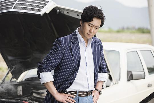 李海俊导演对拍摄非常严谨,每场戏都会反复和演员们讨论戏份,并一起