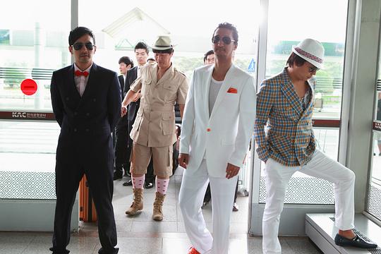 家族成员有以黑帮组织精神引领企业和家门的茶母…更多>上映日期:2011