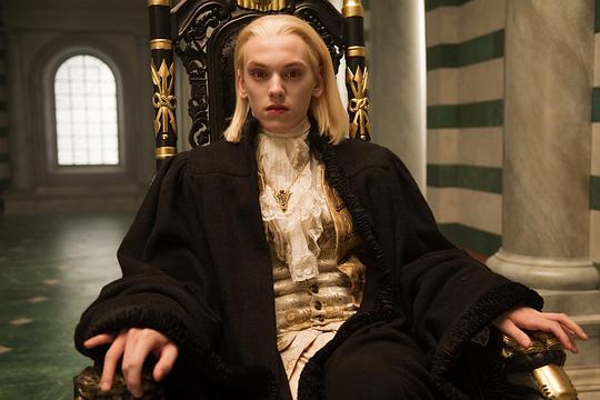 幕后花絮提起吸血鬼的影片,《范海辛》,《黑压传说》等影片都是大众