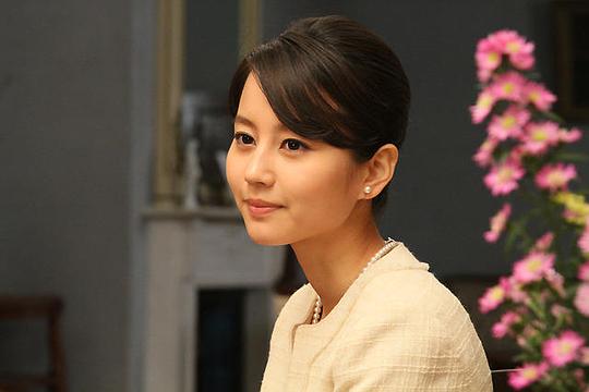 2009年,韩国演员中的佼佼者韩石圭,孙艺珍,高修在影片《白夜行:行走在