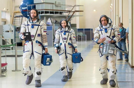 俄罗斯两名演员进入国际空间站
