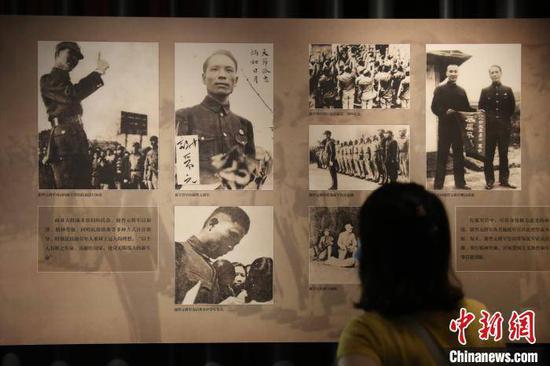 市民参观上海四行仓库纪念馆，了解这段悲壮历史。 张亨伟/摄