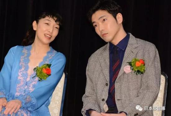 安藤樱与柄本佑夫妻档接连获奖可谓是强强联合