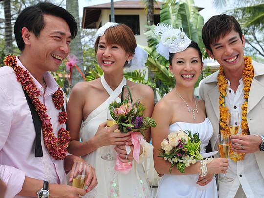 郑斌辉和张振寰饰演喜饼店少东,刘芷绚饰演婚纱设计师,后来…更多>