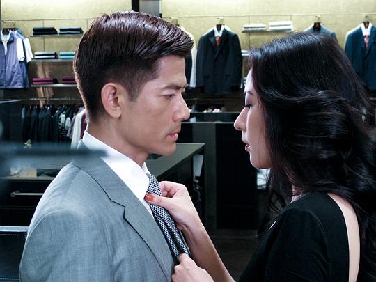 导演将现实中两兄弟"卢金泉"与"黎华安"的名字各取一个字,加上典型