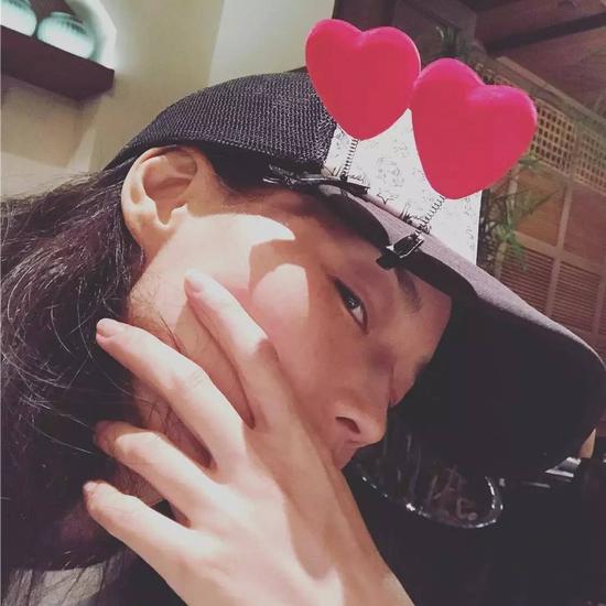 ins爱豆彭于晏新造型搞笑秦舒培产后神速瘦身