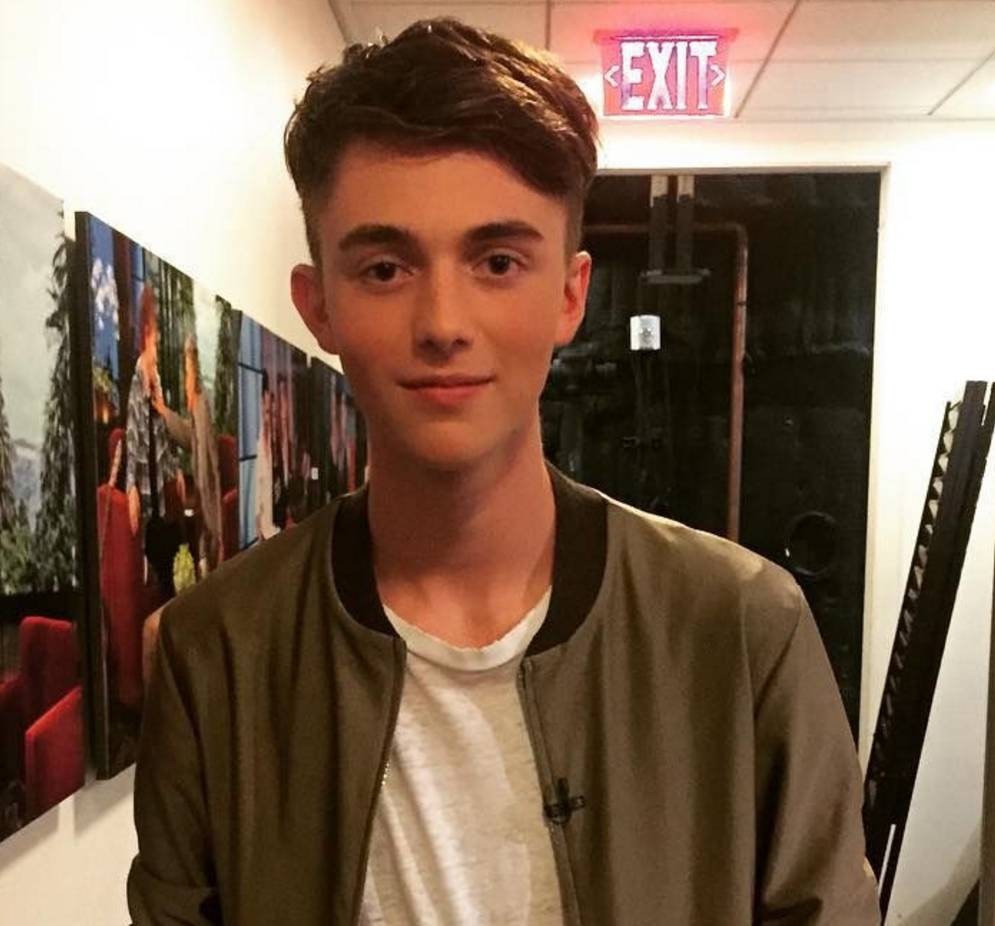 被曝交往过45任女友后出柜了|娱乐你最大|greyson chance|出柜_新浪