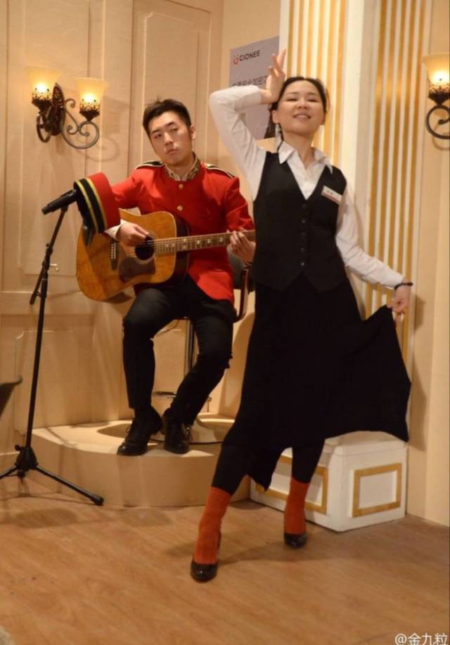 92年的她是《百乐门》里搞笑扛把子 下一个贾玲?|娱乐你最大|今夜百乐