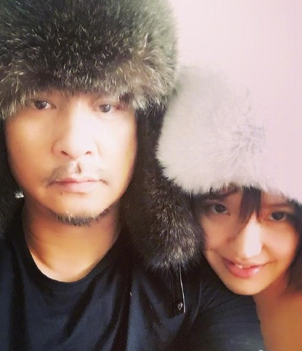 王全安93年小女友左烨发文时隔一年否认恋情