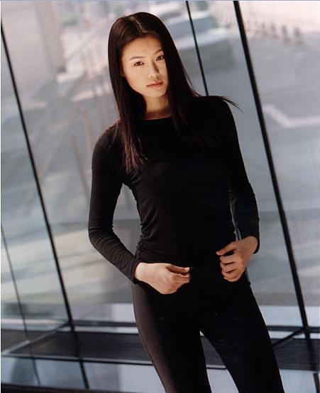 0分剧情:韩丁作为律师去南方小城平岭办事时邂逅了罗晶晶,他被罗晶晶