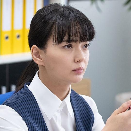 海报剧照剧情:多部未华子饰演在肥皂制造公司经理部工作的单身女子