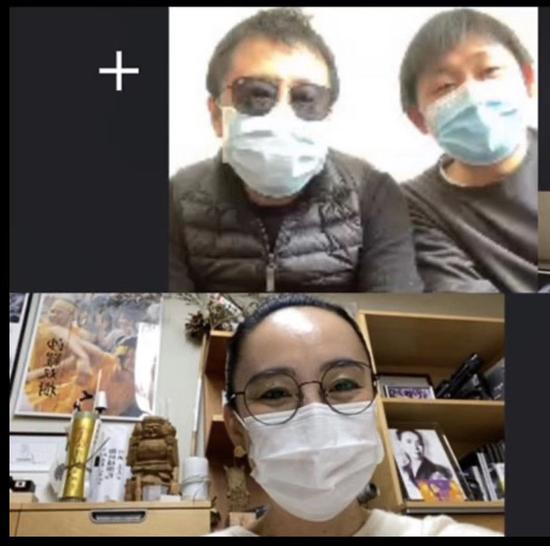 导演鹏飞和两位监制贾樟柯与河濑直美在线上沟通影片《又见奈良》的制作。