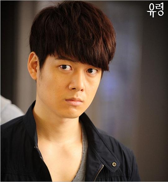 搜查1队队长金宇炫(苏志燮 饰)带领下属柳江美(李妍熙 饰),李泰均等人