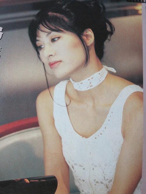 第14届  香港电影金像奖最佳女配角  重庆森林(提名)衣着奖项2001