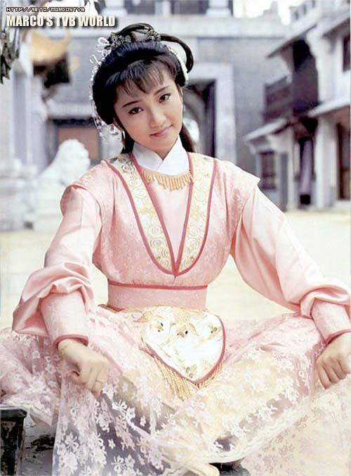 海报剧照剧情:武当掌门人张三丰(鲍方饰)大寿,七位徒弟正为其祝寿之际