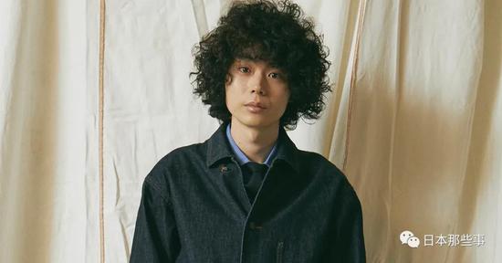 菅田将晖主演1月新剧为塑造角色留长发烫爆炸头 菅田将晖 日剧 日本演员 新浪娱乐 新浪网 菅田将晖主演1月新剧为塑造角色留长发烫爆炸头 菅田将晖 日剧 日本演员 新浪娱乐 新浪网
