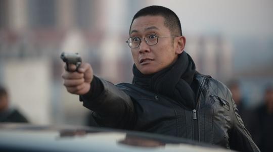 海报剧照剧情:干了一辈子刑警的刘玉生被任命为见义勇为基金会的秘书