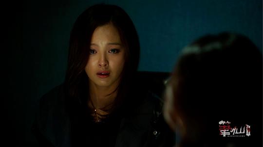 海报剧照剧情:大学时期,宋倩(朴韩星 饰)与娜娜(辛芷蕾 饰),羽菲