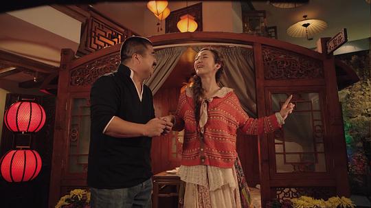 海报剧照剧情:一个是因童年阴影患上了厌食症的孤僻狂,一个是因乐天