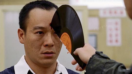 技艺后,熟练掌控一切千门技巧,加上与靳能的女儿靳轻(梁咏琪)情投意合