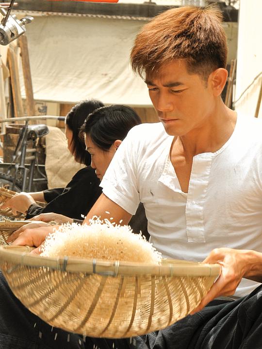 兄弟的人生,导演将现实中两兄弟"卢金泉"与"黎华安"的名字各取一个字