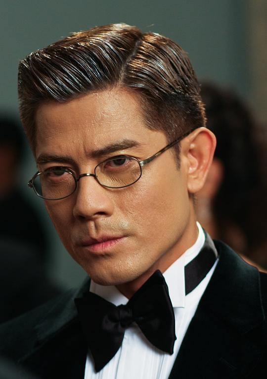 导演将现实中两兄弟"卢金泉"与"黎华安"的名字各取一个字,加上典型