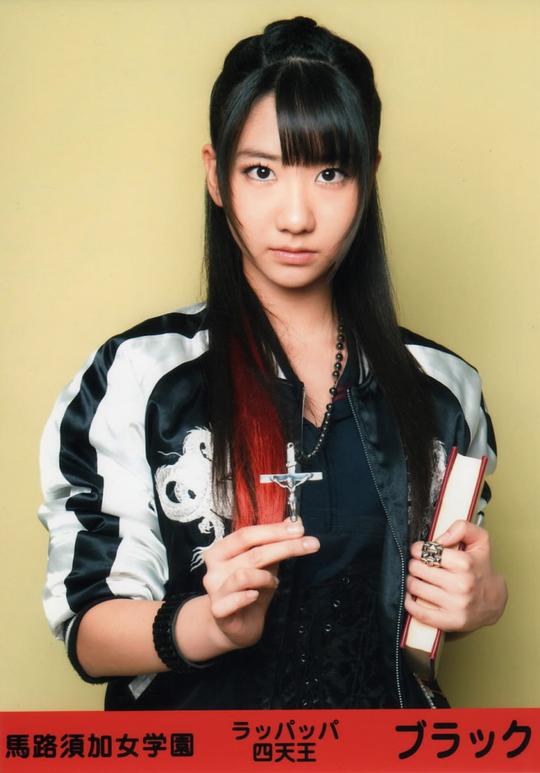 海报剧照剧情:马路须加学园可谓是不良女子们的天堂,在这里,拳头说明