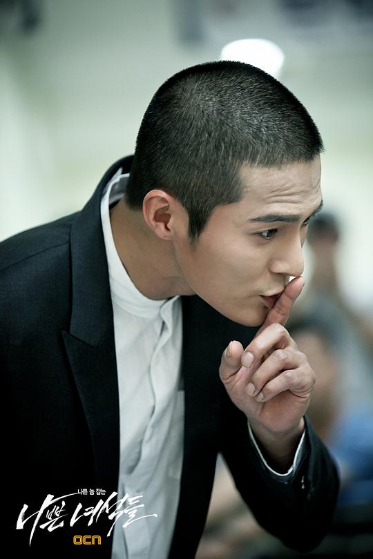 (today) 吴具泽 --- 金相中 饰   虽然身为警察,但是没有丝毫警察的使