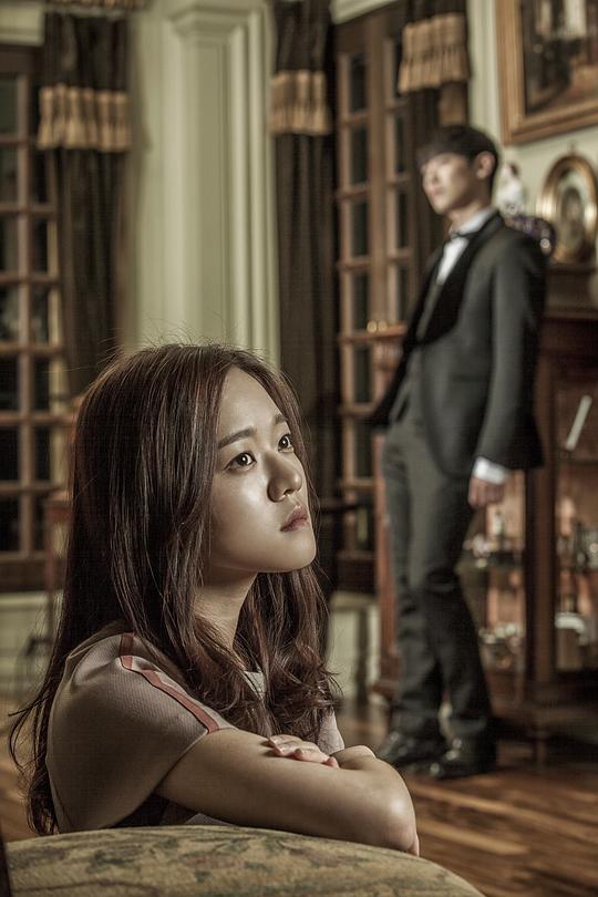 幕后花絮该剧是由《妻子的资格》,《密会》安畔锡导演及郑成珠作家第