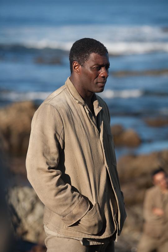 幕后花絮电影改编自曼德拉的自传,于 2012年5月正是开机,拍摄周期持续