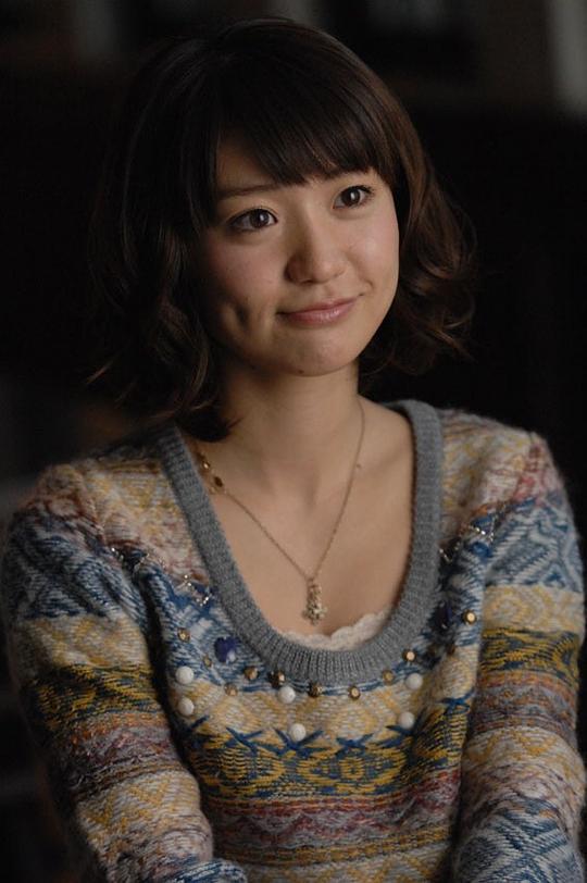 海报剧照剧情:2005年在日本鼎鼎大名的制作人秋元康策划和制作下,以