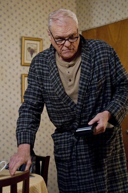 幕后花絮该片翻拍自两年前法国人弗雷德·卡瓦耶执导,文森特·林顿和