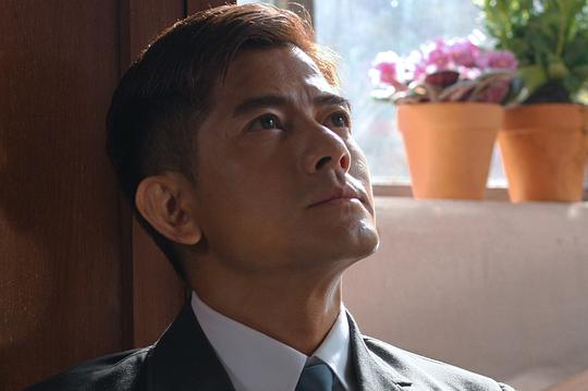 导演将现实中两兄弟"卢金泉"与"黎华安"的名字各取一个字,加上典型