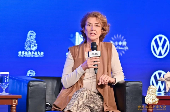 巴厘岛国际电影节主席黛博拉·加比内蒂