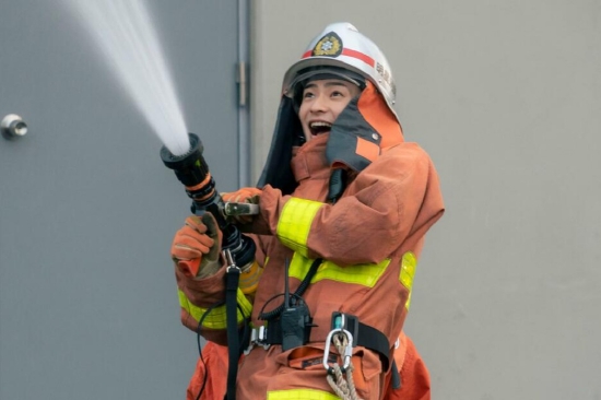浮所飞贵电影《萌系男友是燃燃的橘色》剧照