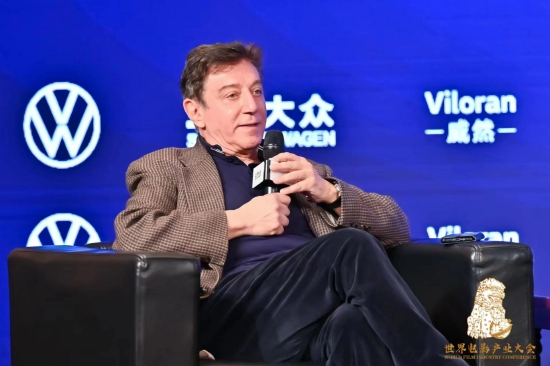 好莱坞制片东谈主弗雷德里克·戈尔尚