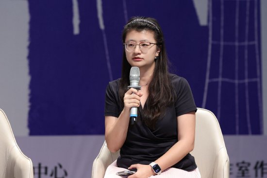 抖音上线付费聊天装扮商城，对标QQ首次试水社交商业化