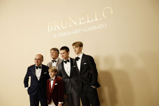 刘涛文牧野亮相托纳多雷新片罗马首映红毯